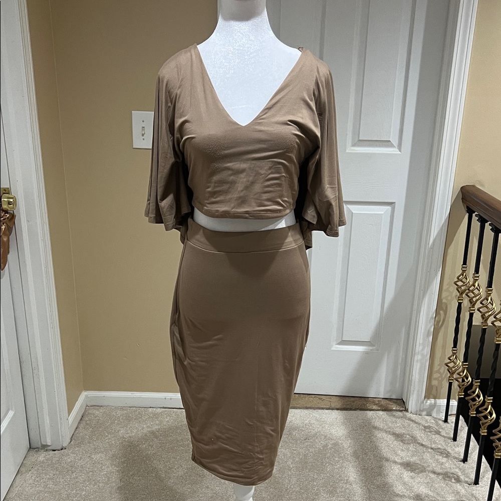 Elegant Tan Women's Skirt Set with cape
